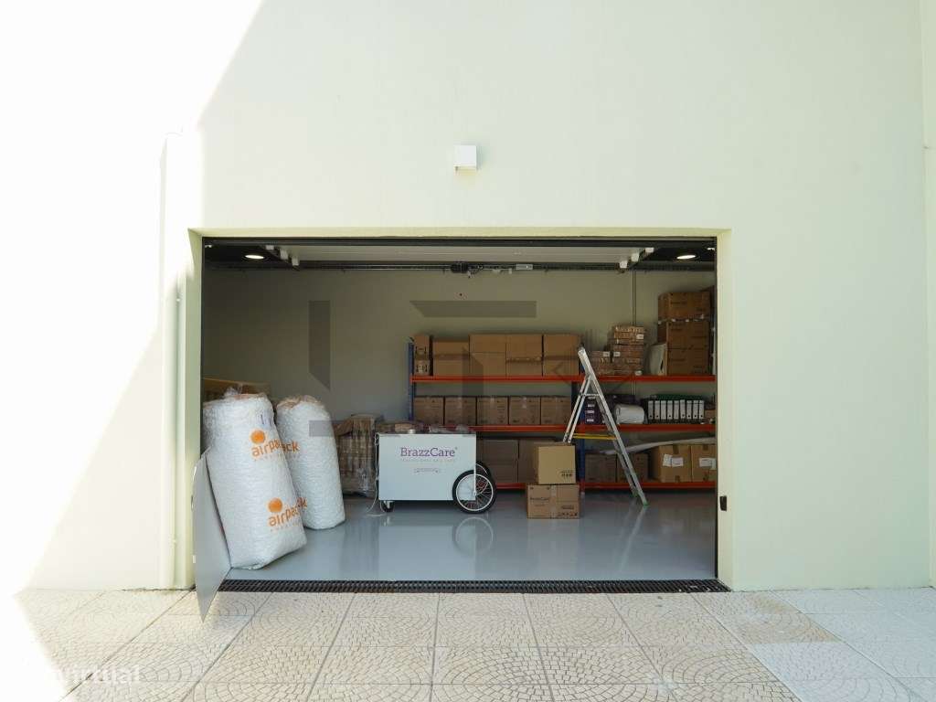 Prédio com Licença de Serviços para Arrendamento em Alfragide, Lisboa-46