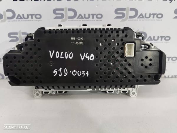 Quadrante Digital - Volvo V40 D2 + R-Design - 5
