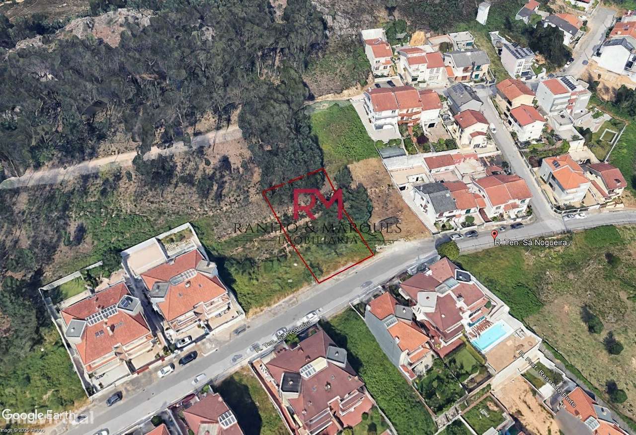 LOTE COM PROJETO APROVADO PARA CONSTRUÇÃO DE MORADIA DE 3 FRENTES |...-5