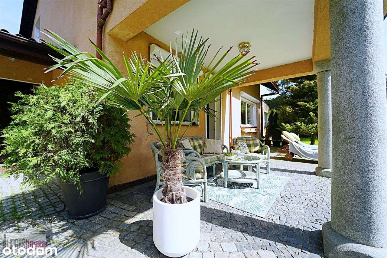 Obiekt O Funkcji Handlowo - Usługowej* Hala* Dom-3