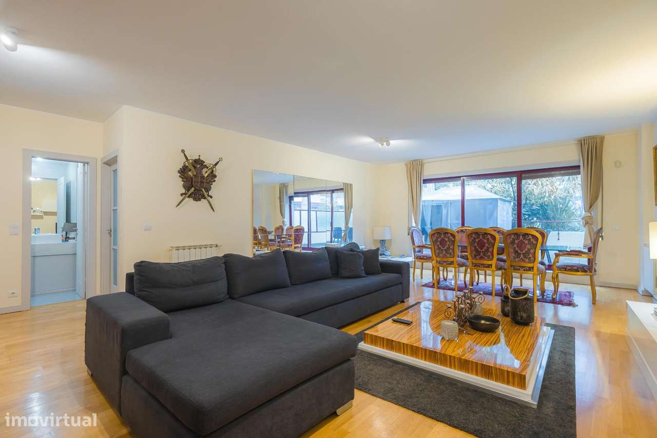 Exclusivo Duplex T5 no prestigiado “CONDOMÍNIO S. JOÃO BOSCO” - Grande imagem: 2/54