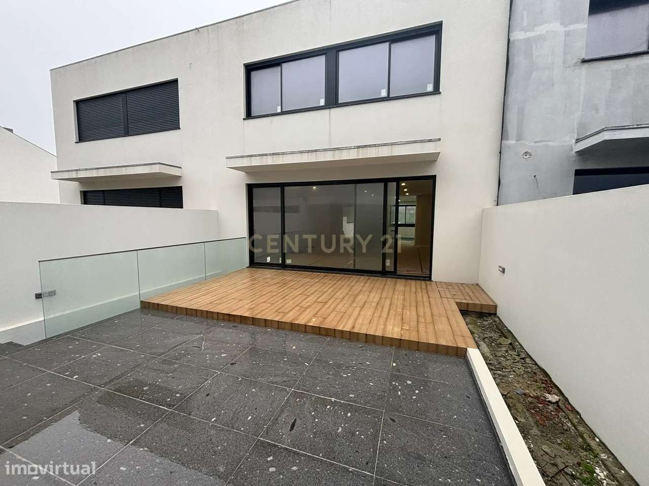 Lote 2 junto à Rua Oriental e A28, para construção de moradia - Grande imagem: 2/22