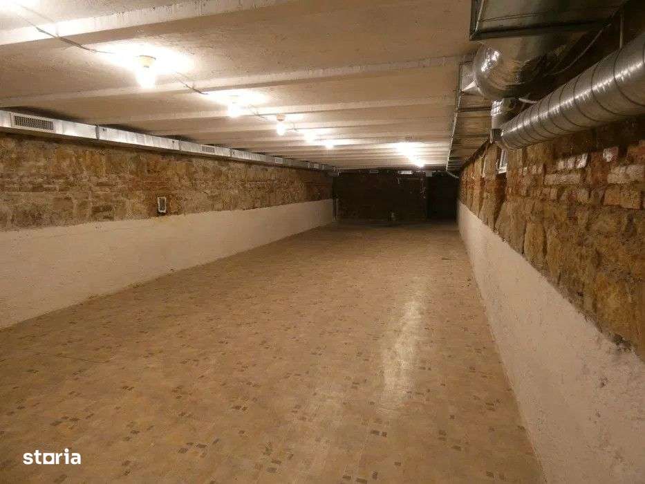 Spatiu comercial la subsol, zona Centrala - Imagine principală: 3/8