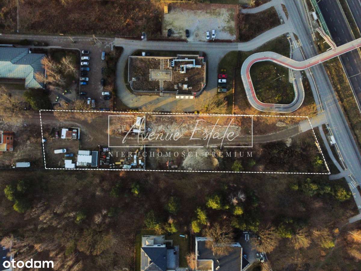 Działka Inwestycyjna Warszawa / Pzt na 3 Hale-1