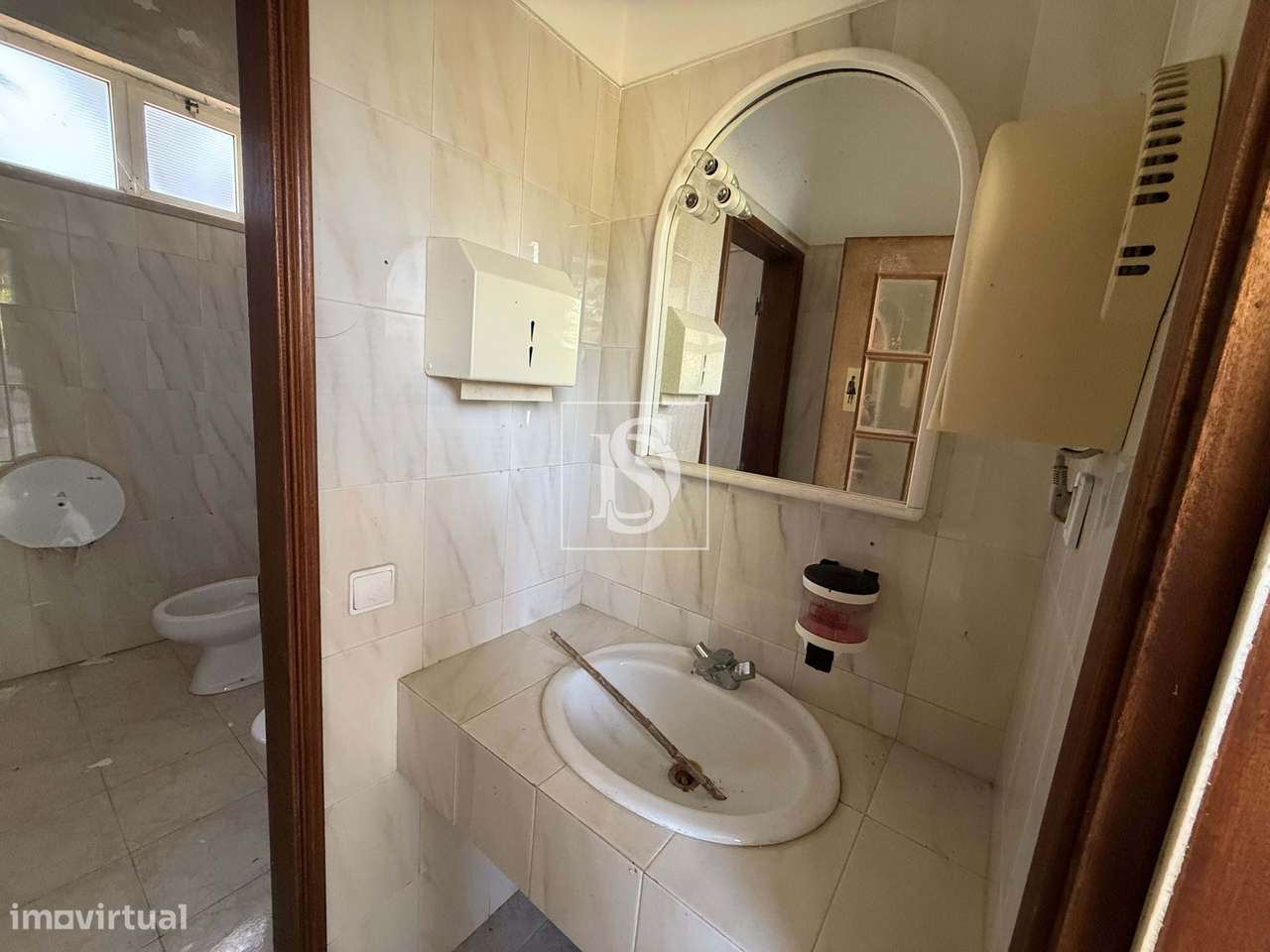 Residencial com 7 suites e Restauração - Grande imagem: 4/43