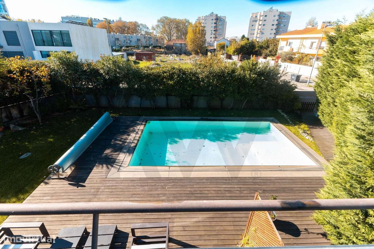 Fantástica moradia T3, com  jardim, piscina, situada em zona tranquila-32
