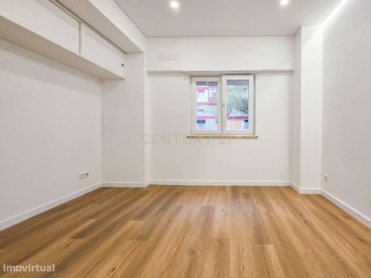 Apartamento Renovado em Setúbal com Vista para a Cidade-22