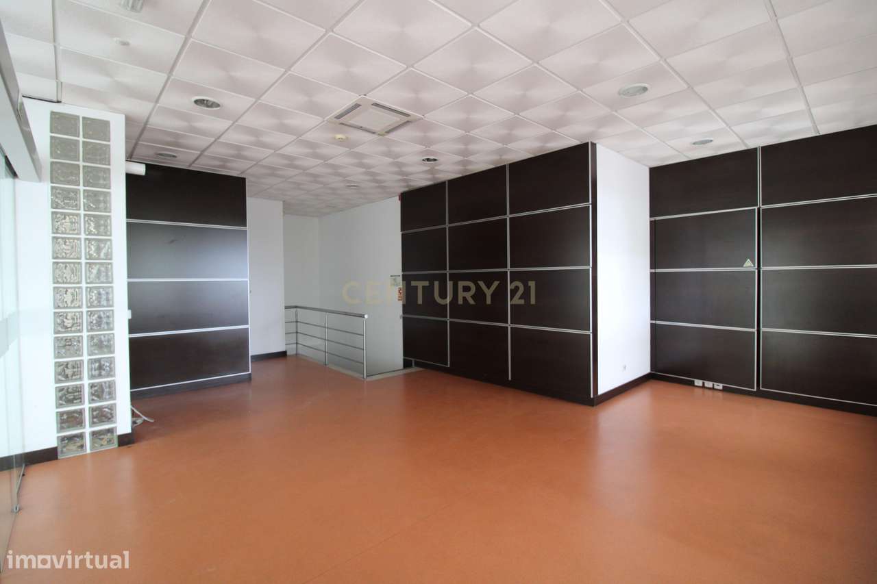 Lojas para investimento, serviços ou comércio - Torres Novas - Grande imagem: 2/42