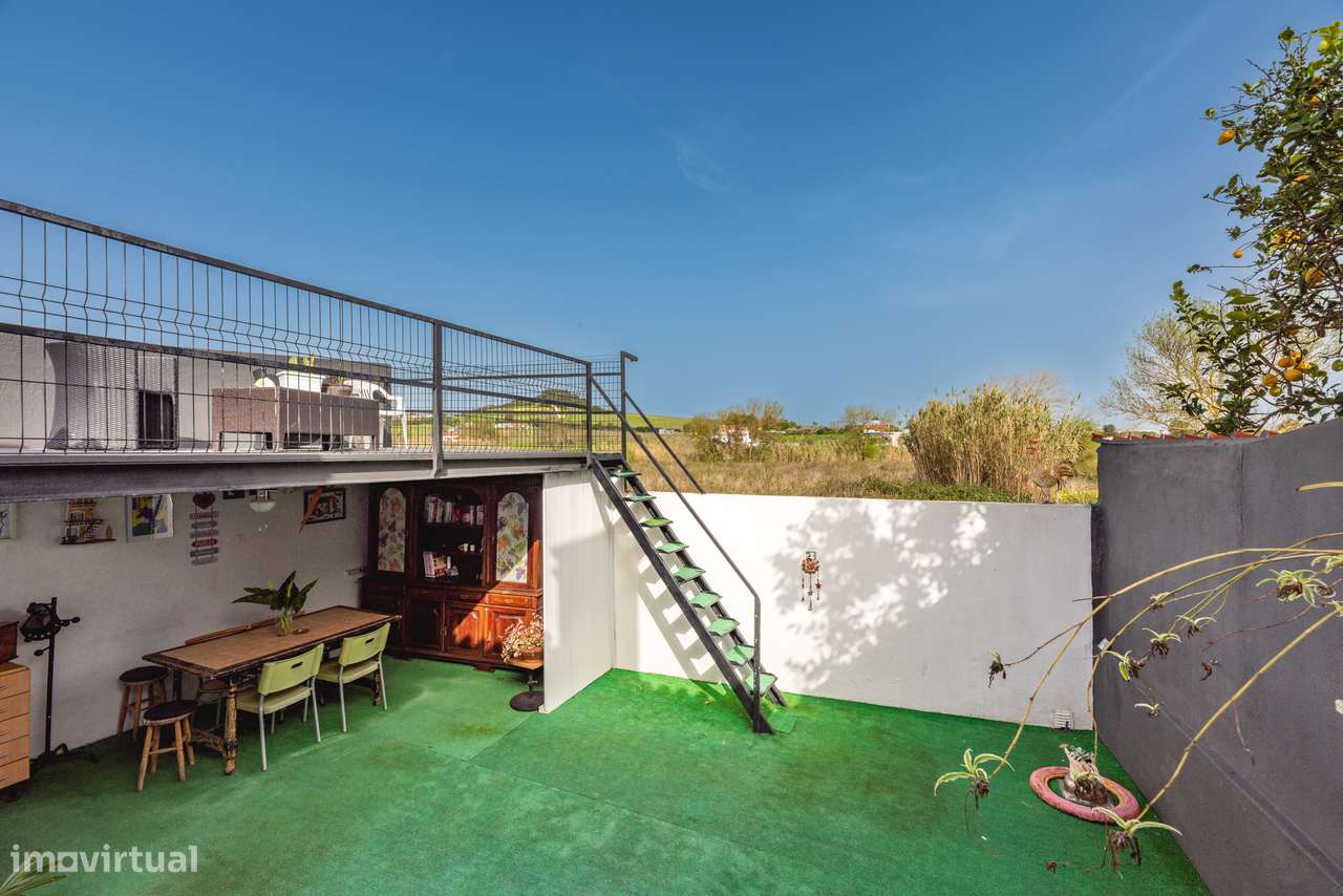 MORADIA T3 TRANSFORMADA EM T2 | GARAGEM | 221M2 | ARRUDA DOS VINHOS-47