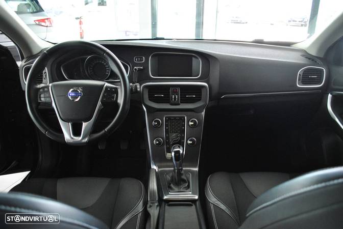 Volvo V40 2.0 D2 Momentum Eco - 31