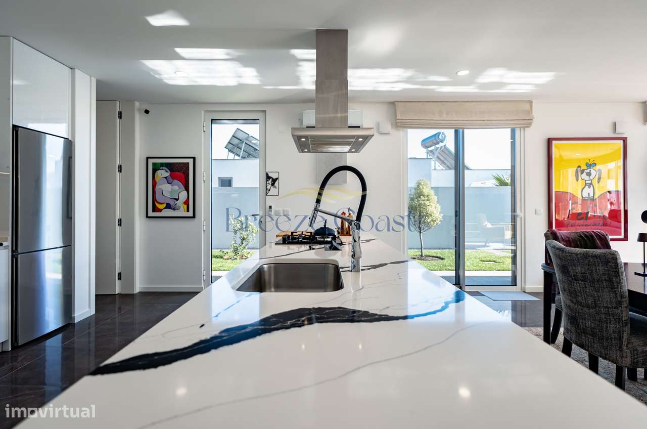 Refúgio de Luxo na Costa de Prata | Moradia Premium a 5 Minutos do Mar-9