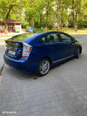 Toyota Prius - 4