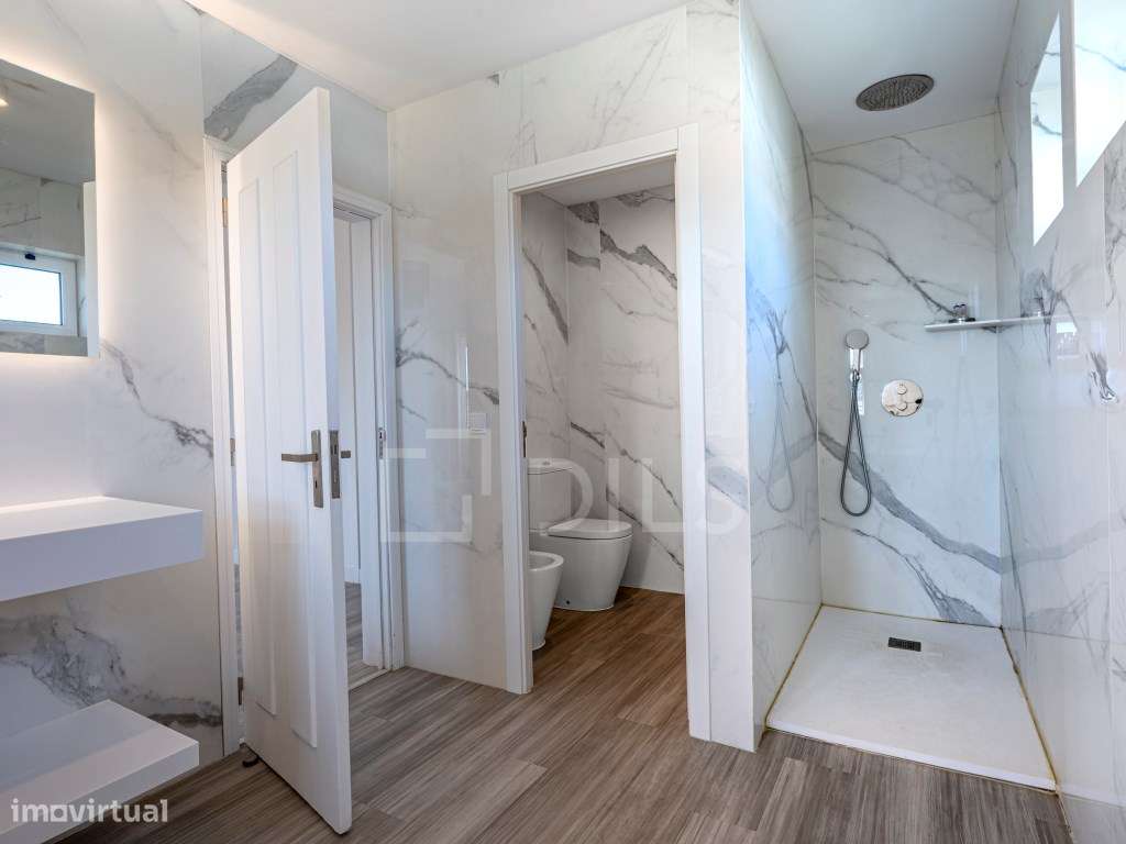 Moradia T6+1 em Soltróia, junto à praia, com piscina-20