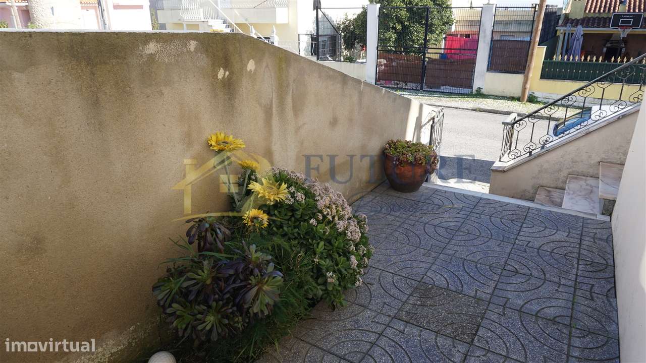 Moradia T3 Venda em Santa Iria de Azoia, São João da Talha e Bobadela,-3