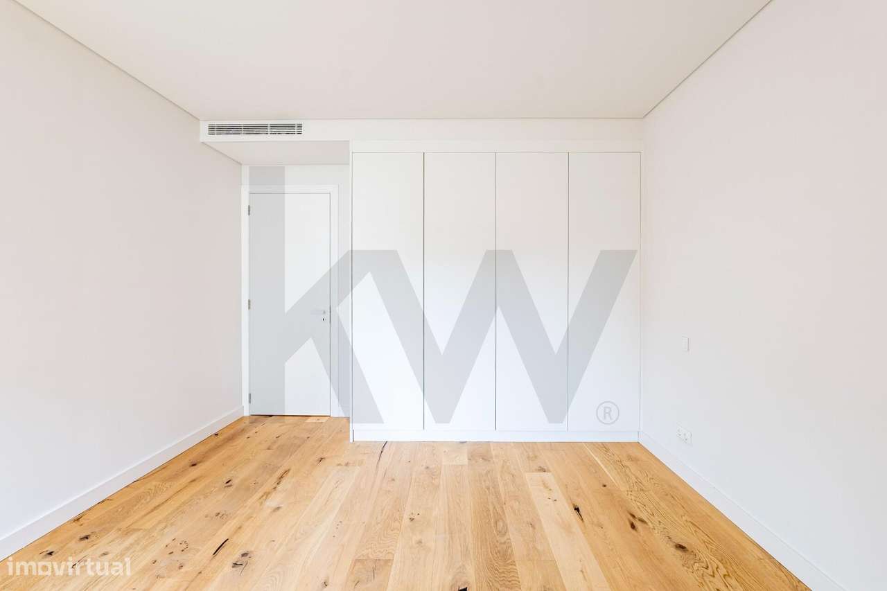 Apartamento T4 com Jardim e Piscina na Parede – Cascais-19