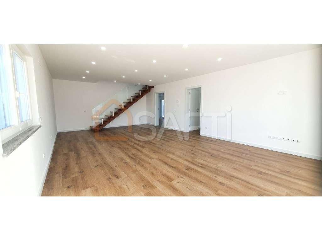 Moradia T5 Renovada com Piscina e Rooftop - Coimbrã, Peniche - Grande imagem: 5/29