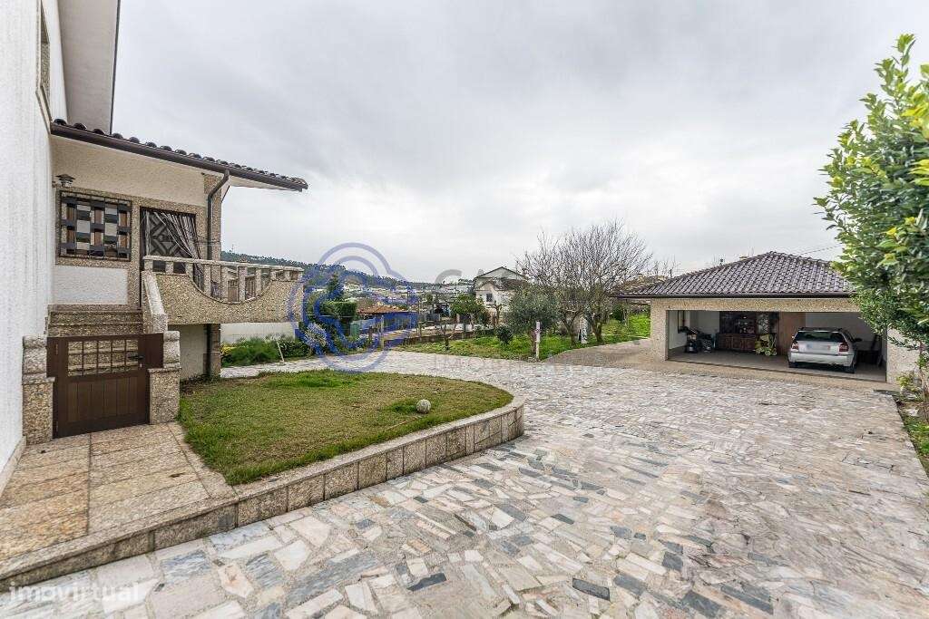 Moradia isolada T5 com garagem e jardim - Prazins Santo Tirso, Guimarã - Grande imagem: 5/54