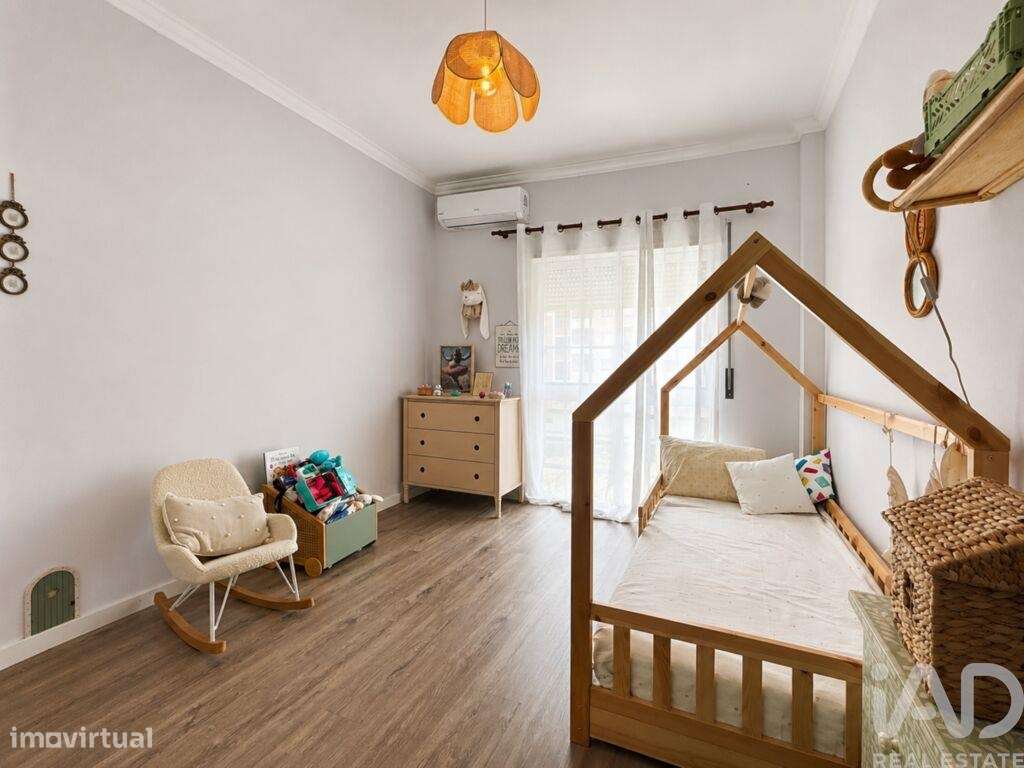 Apartamento T4 em Amora de 122 m2-21