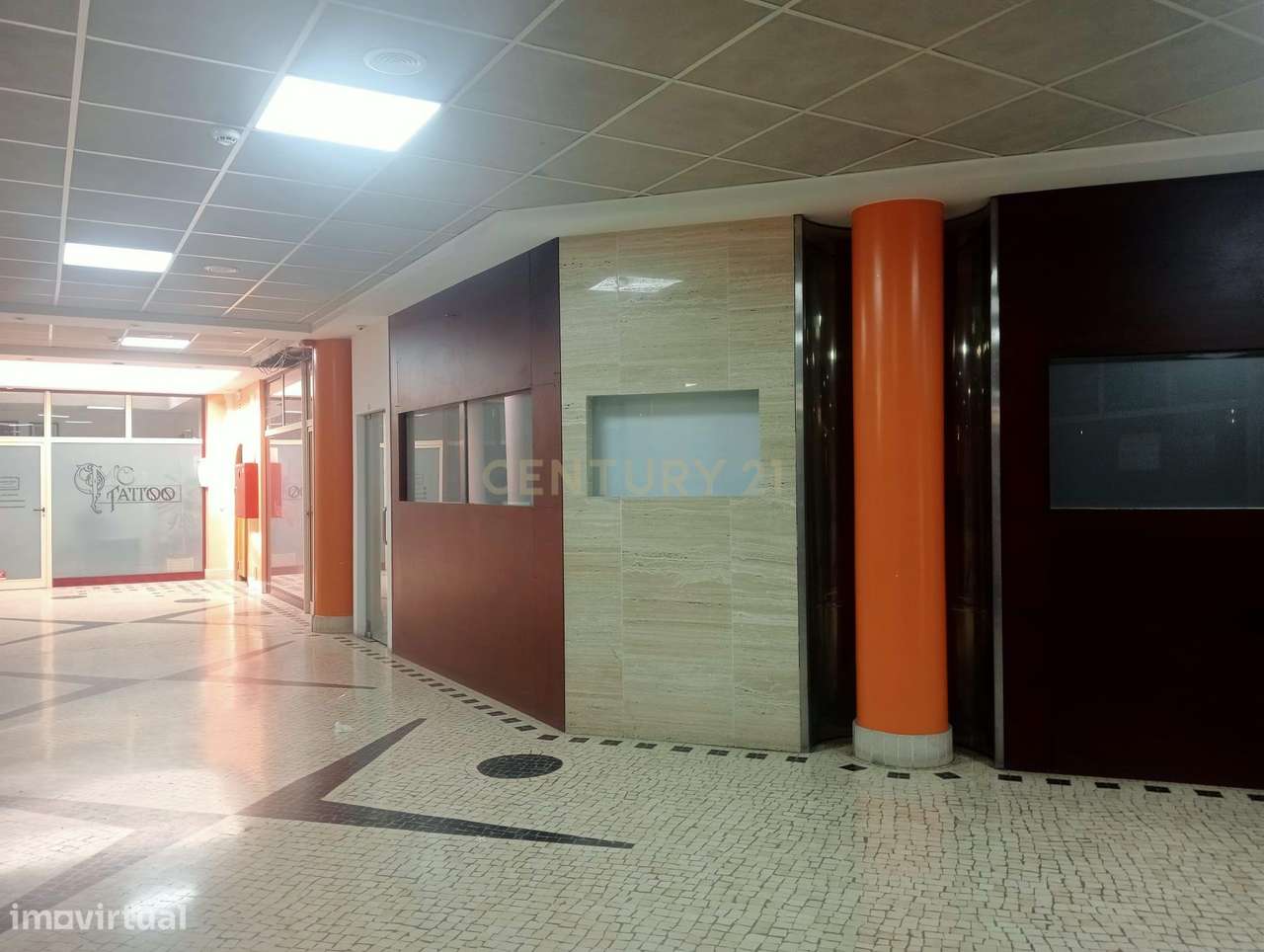 Loja no Centro do Entroncamento - Praça Marechal Carmona - Ideal Comér - Grande imagem: 4/4