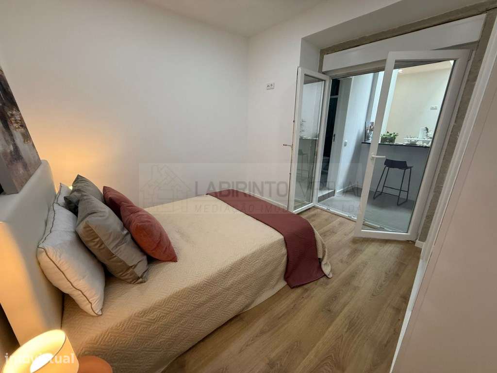 Vende-se T3 remodelado e mobilado, em Penha de França - Lisboa-9
