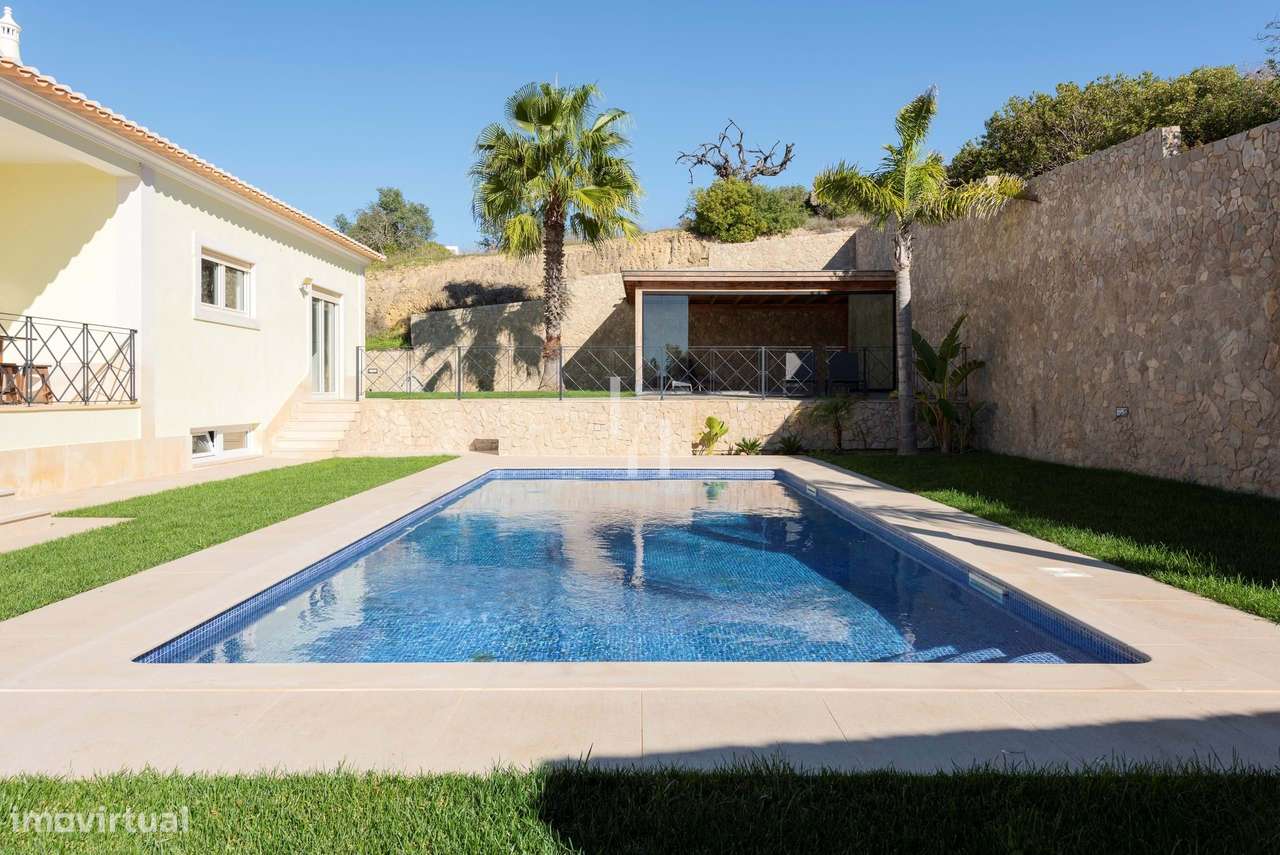 Moradia T3+1 isolada com piscina para venda na Marina de Albufeira - Grande imagem: 3/35