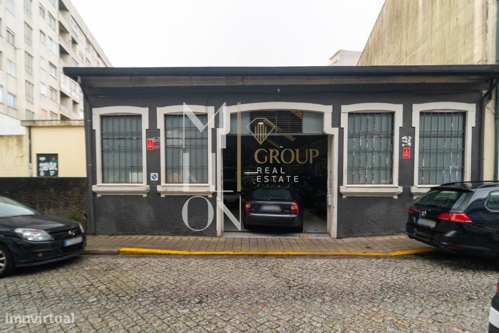 Espaço amplo para venda no centro da cidade do Porto - Grande imagem: 1/8