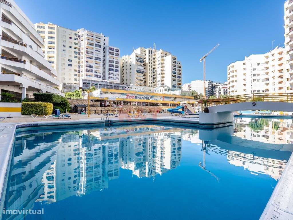 Piscinas de água salgada e zona de Lazer - Empreendimento Clube Pra...-0