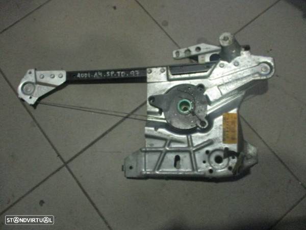 Elevador Sem Motor 8D0839398C AUDI A4 1997 5P 1997 - 1