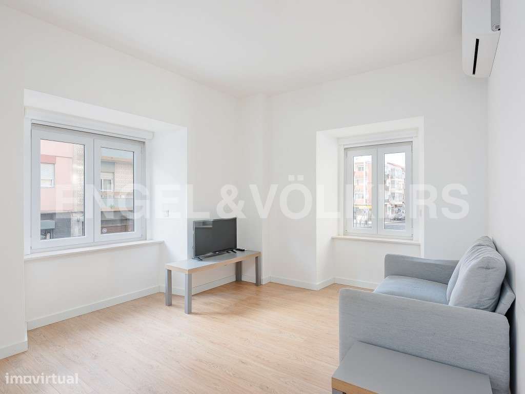 Excelente T4 junto ao Mercado S. Domingues de Benfica - Grande imagem: 2/26