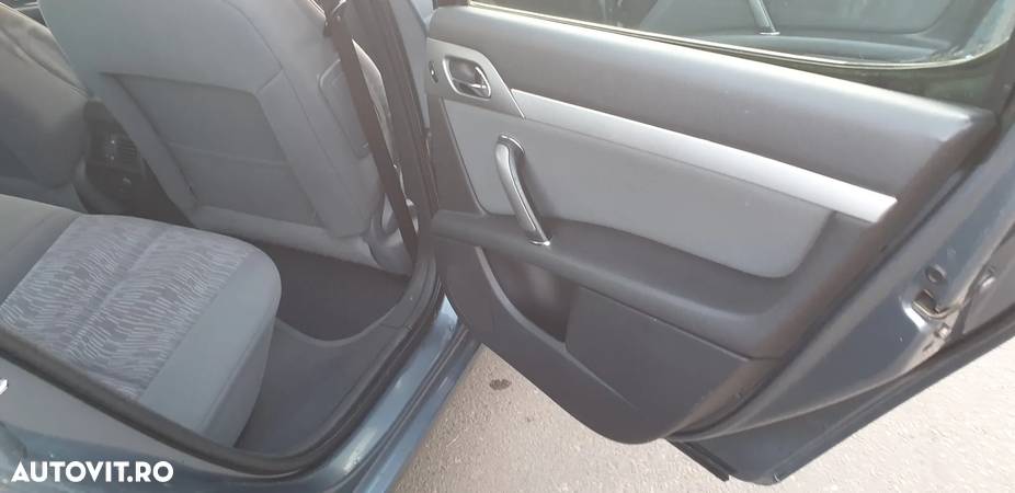 Peugeot 407 HDi 135 Automatik Sport - 33