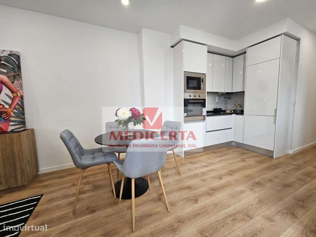 Benfica - Portas Benfica T3 Remodelado/Equipado/Mobilado-0