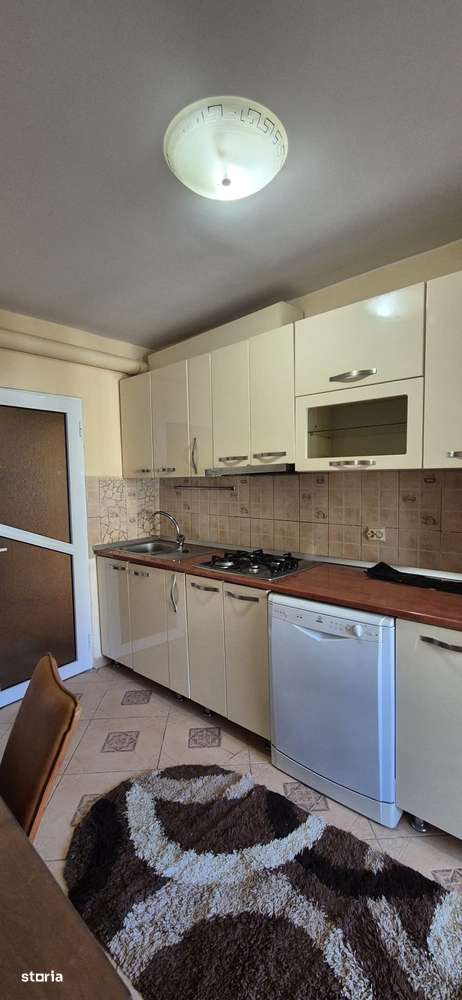 Ofer spre închiriere apartament 3 camere centru - Imagine principală: 4/11