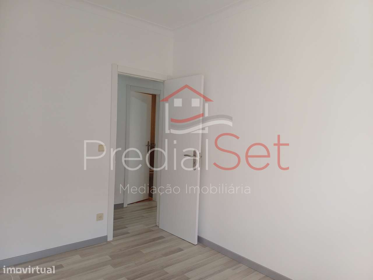 Apartamento T4  em Monte Belo Norte -Setúbal-23