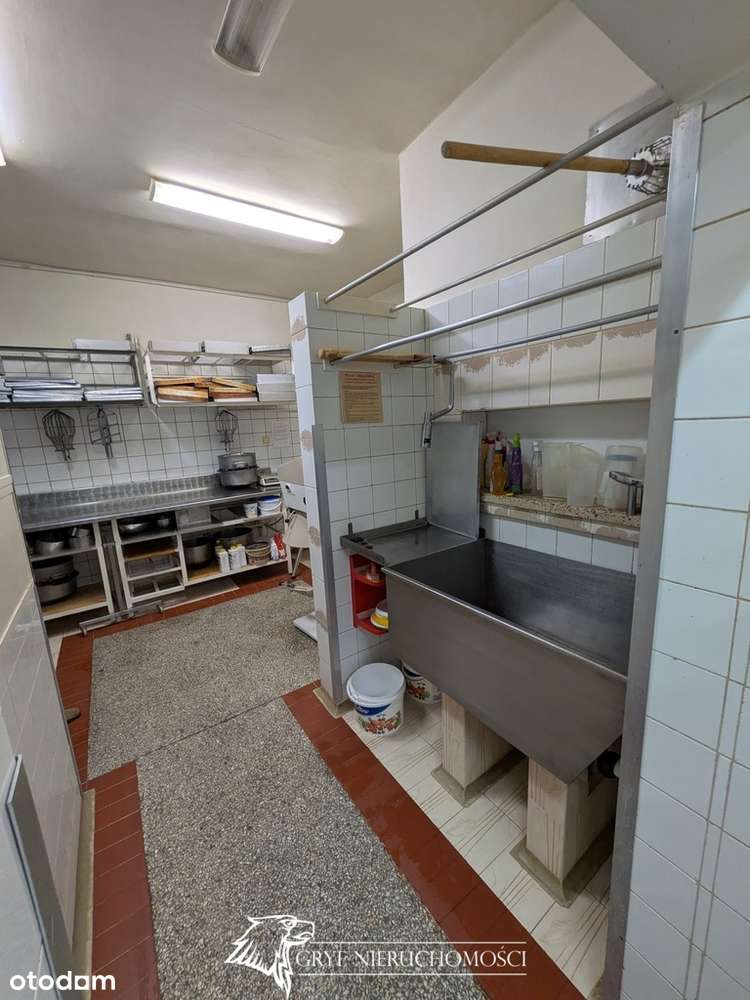 - Lokal w ścisłym centrum - idealny pod usługi --6