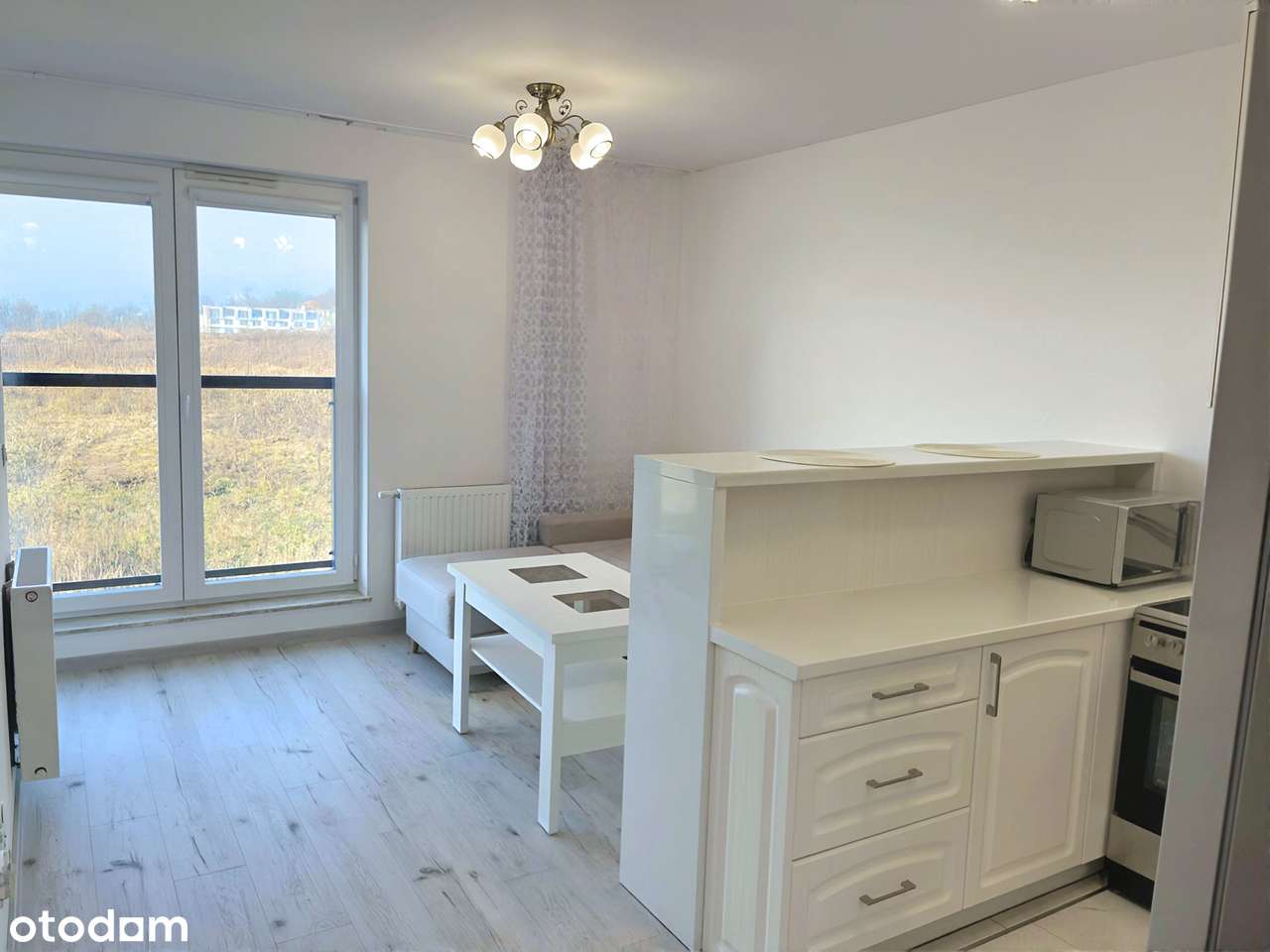 Przestronne 2 pokojowe mieszkanie z balkonem - Pełny obrazek: 2/7