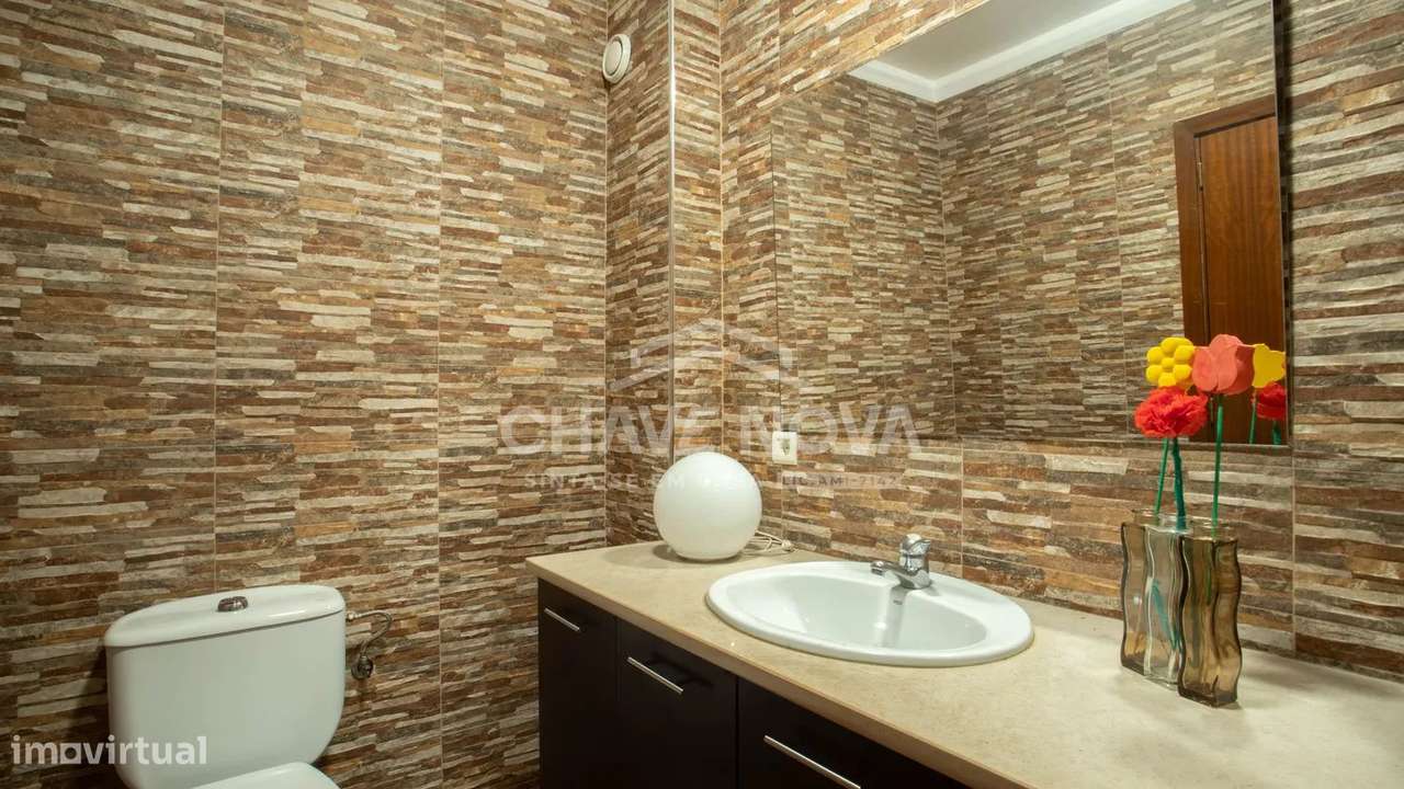 Apartamento T3 c/ Vistas Mar e Garagem Box em Canidelo-6