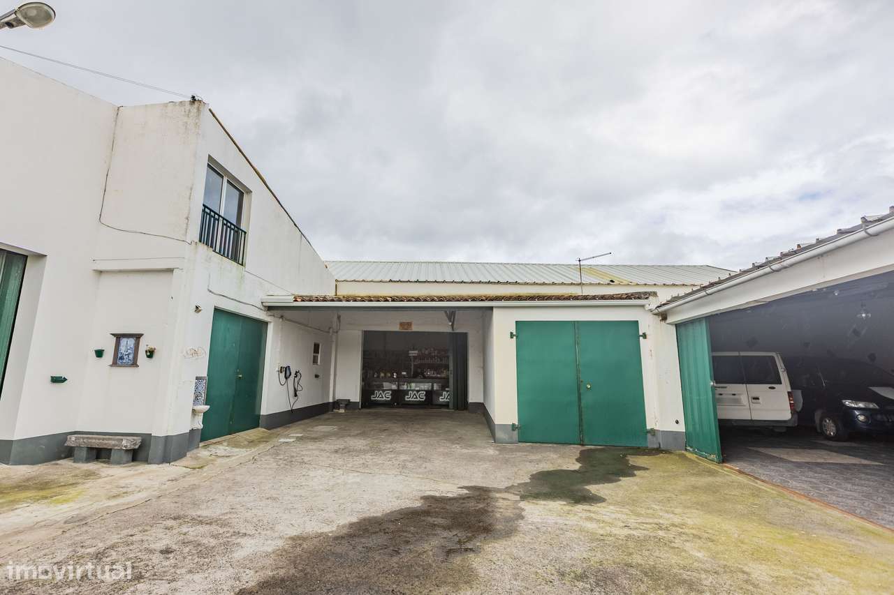 Moradia T6 - Fenais da Luz - Grande imagem: 4/30