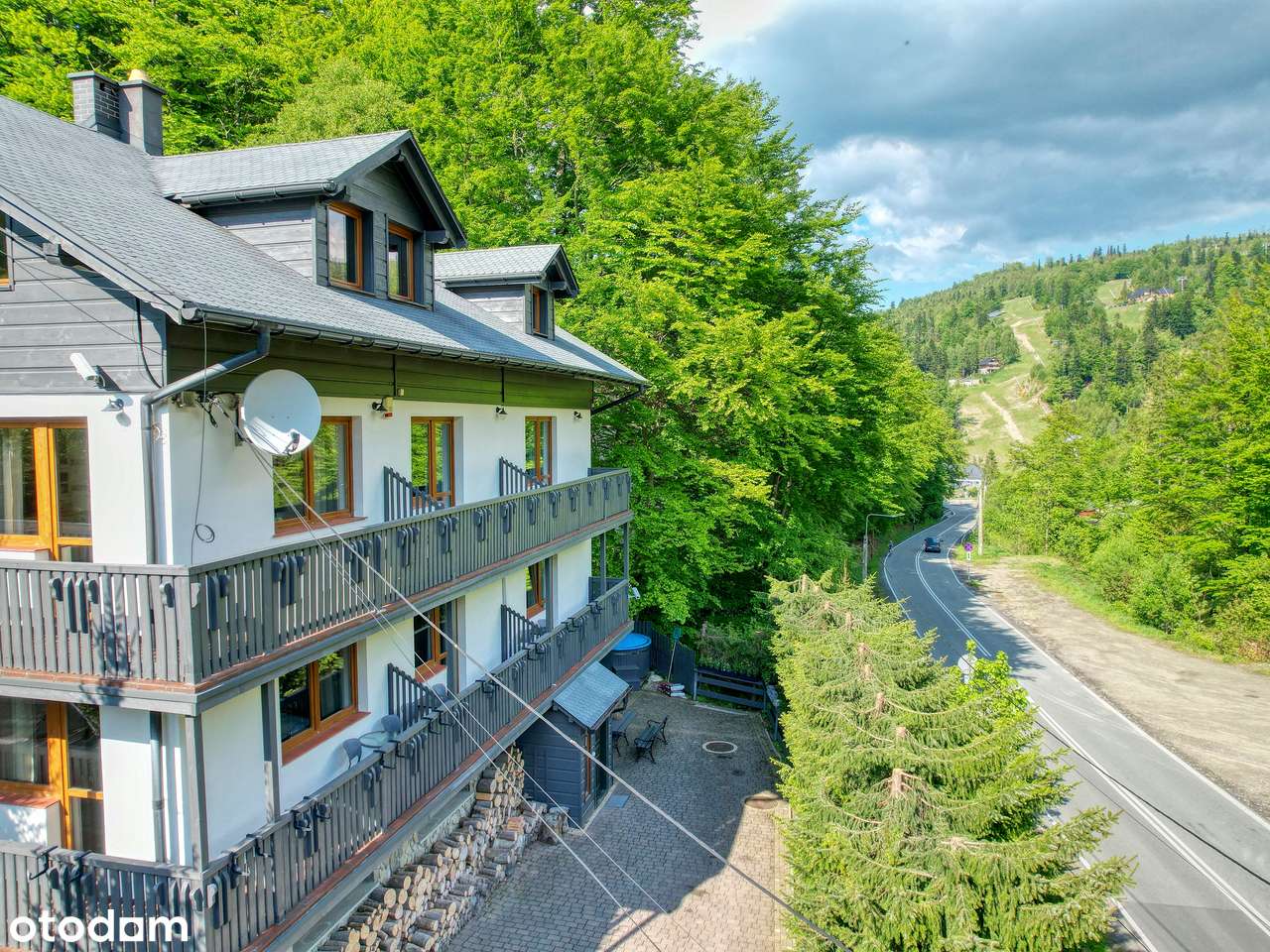 Szukasz  działającego biznesu hotelowego w dobrej lokalizacji?-13