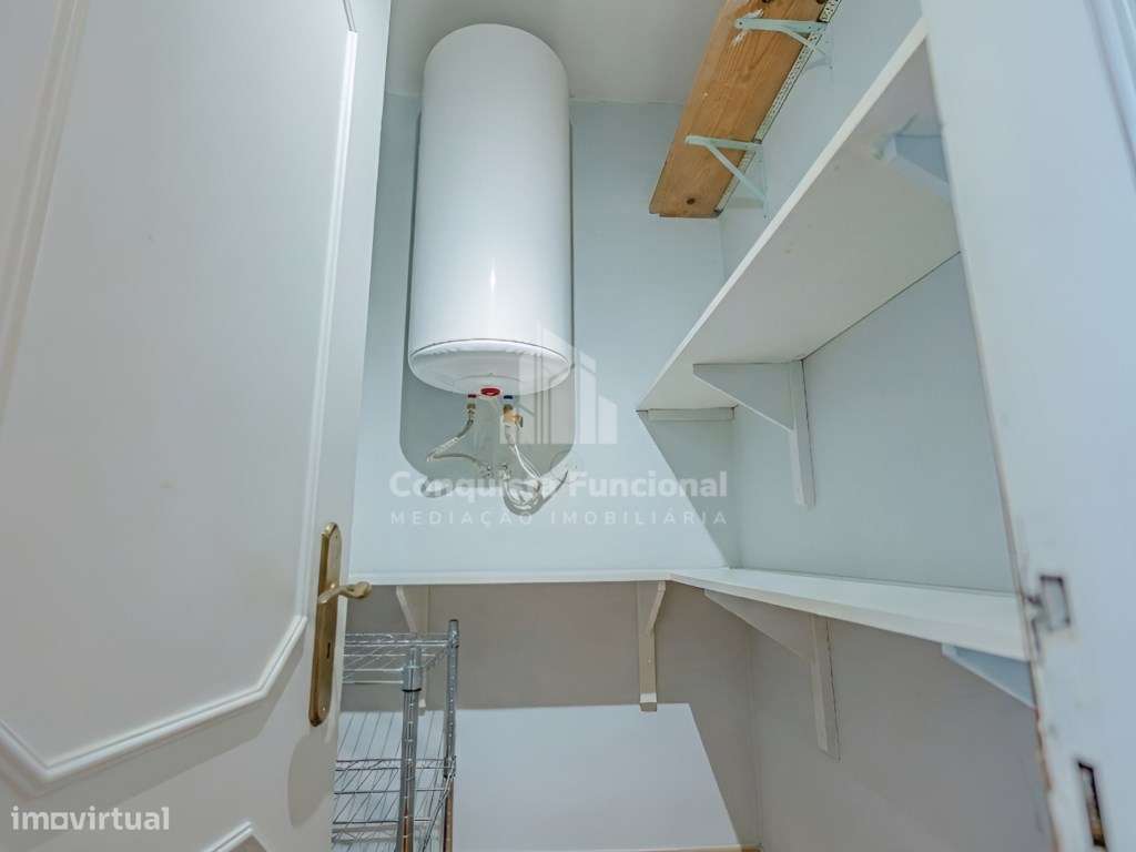 Apartamento T3 situado na zona de Mafamude-10