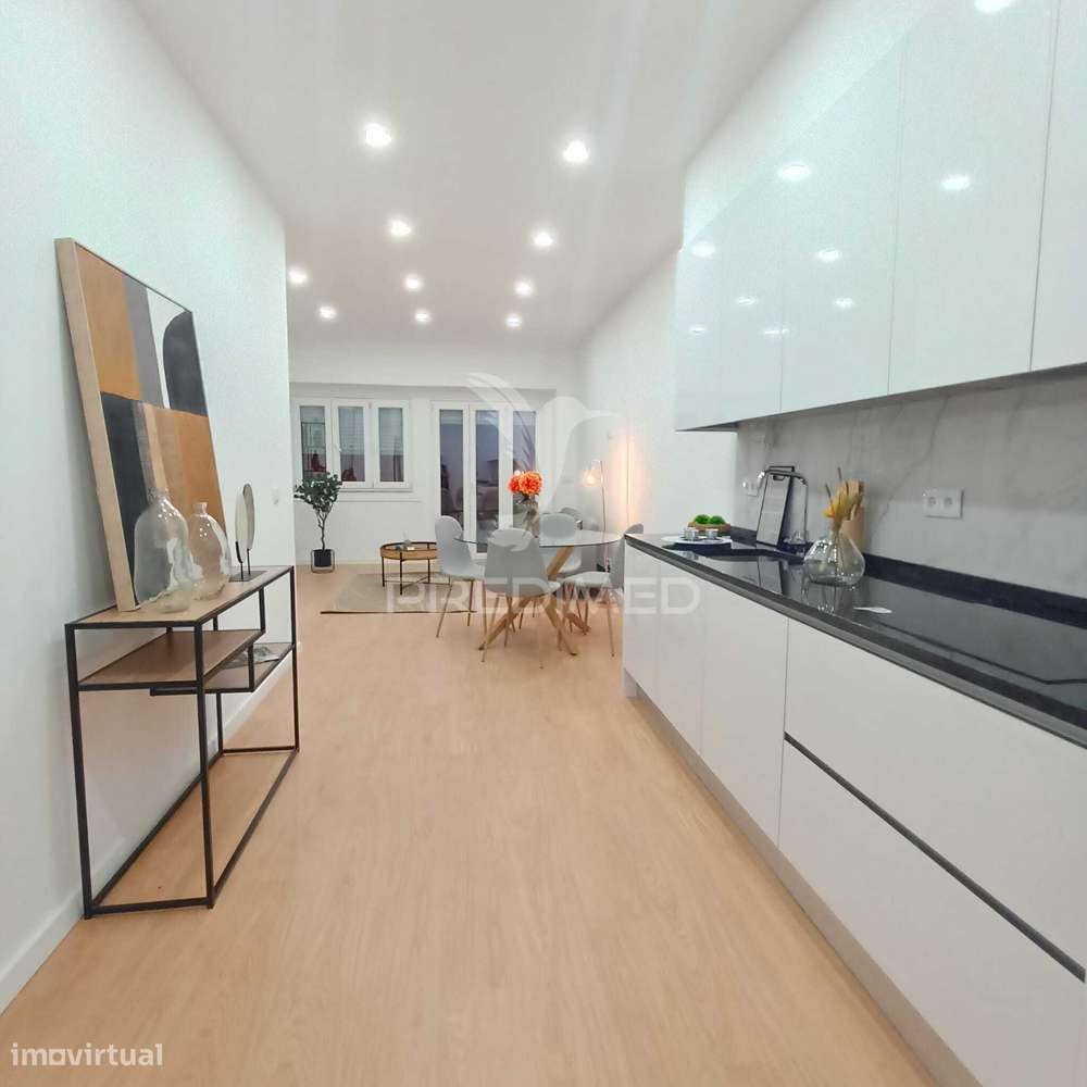 Excelente Apartamento T3 Remodelado em Benfica. - Grande imagem: 4/9