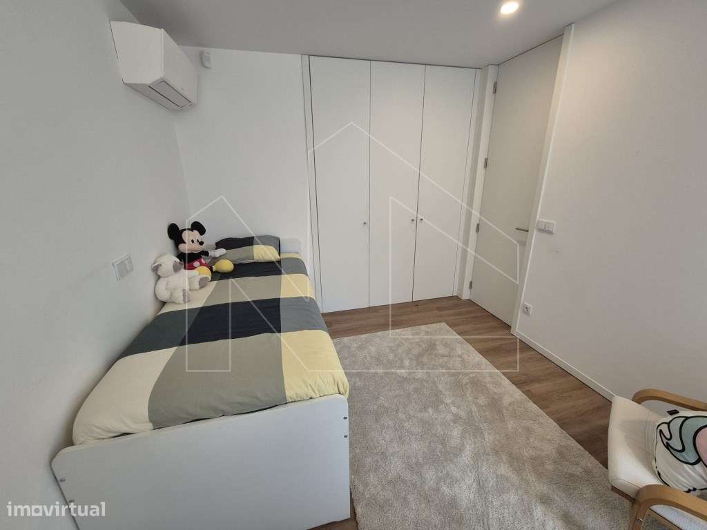 Apartamento T2 com Terraço de 45 m² em São Bernardo-6