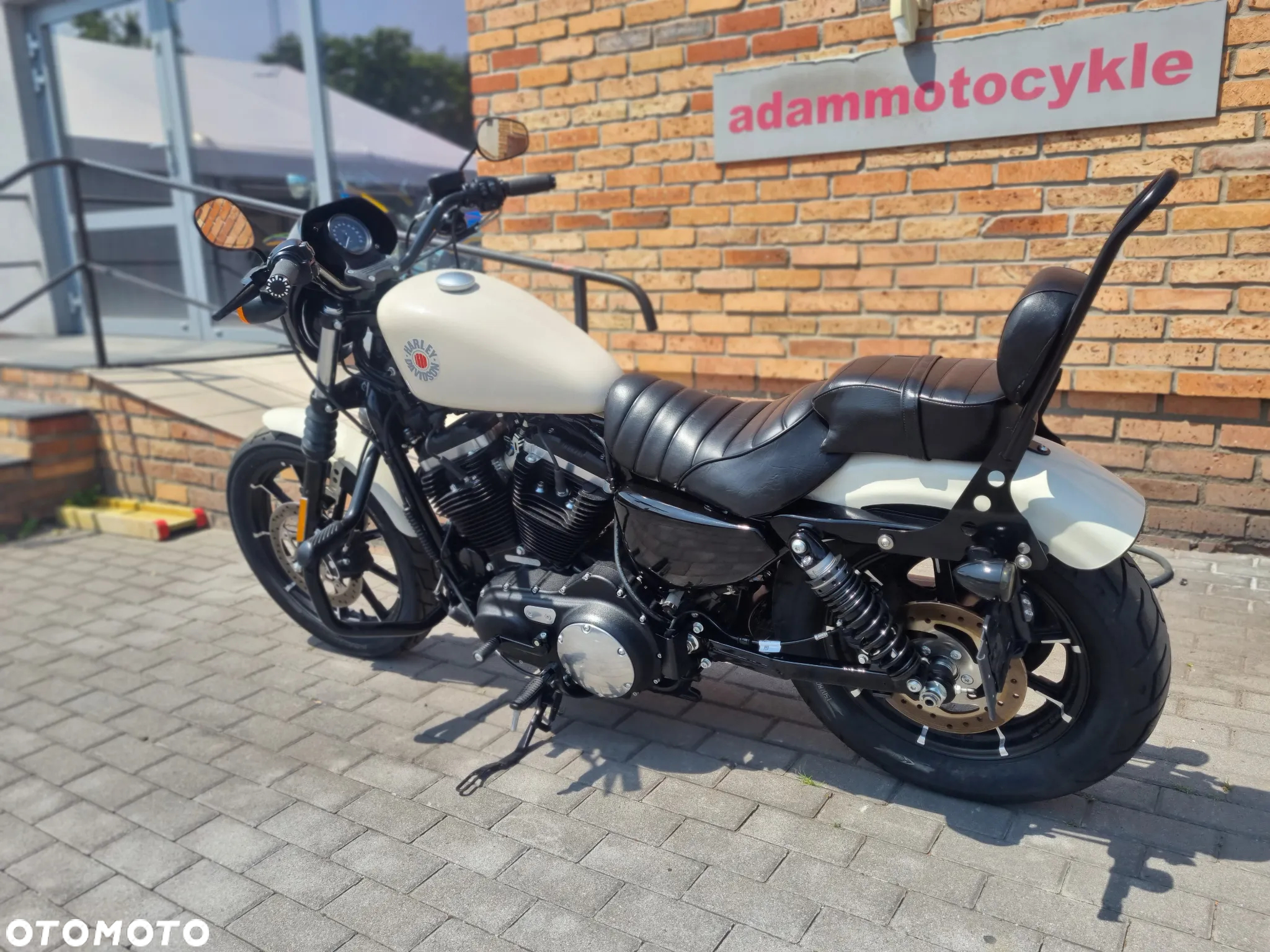 Harley-Davidson Sportster Iron 883 - 8