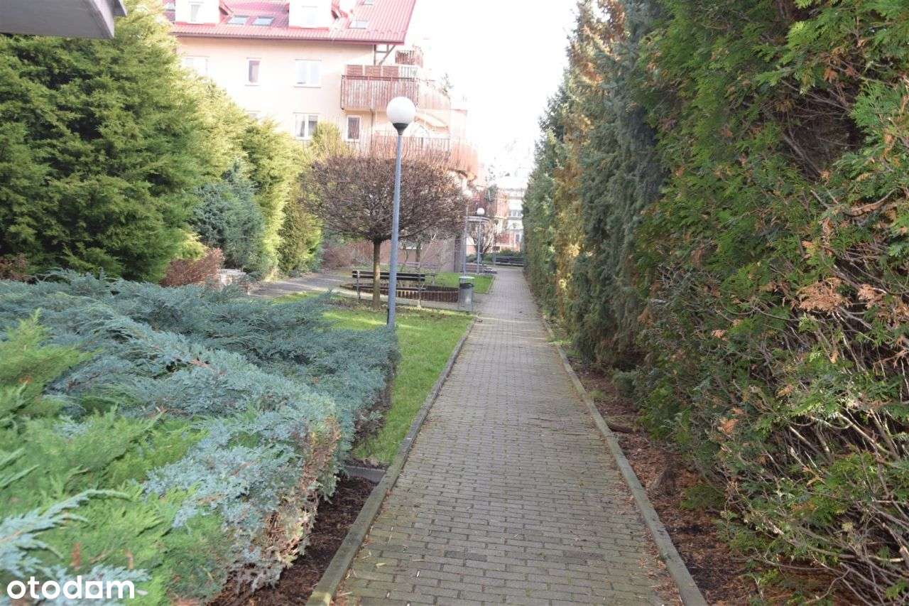 z tarasem Klimatyczne 37,20m,K.Kołłątajowskiej.2001r,Dzwoń.-10