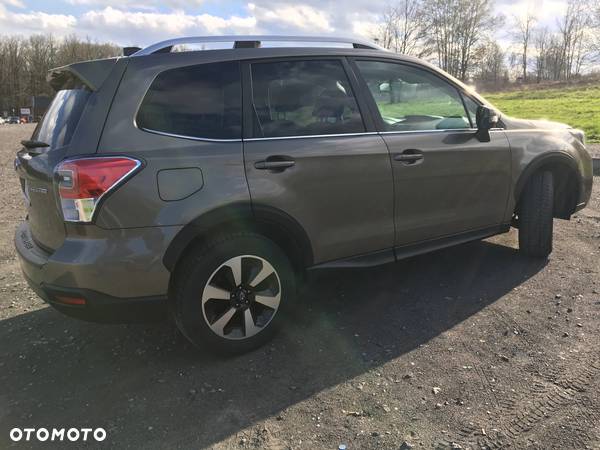 Subaru Forester 2.0 i Exclusive (EyeSight) Lineartronic - 3
