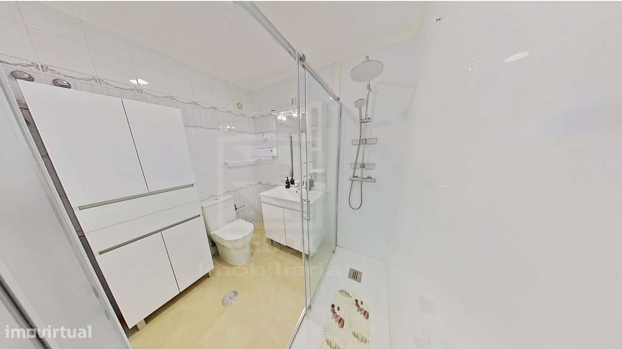 Apartamento T4, lavandaria e excelente aproveitamento do espaço-19
