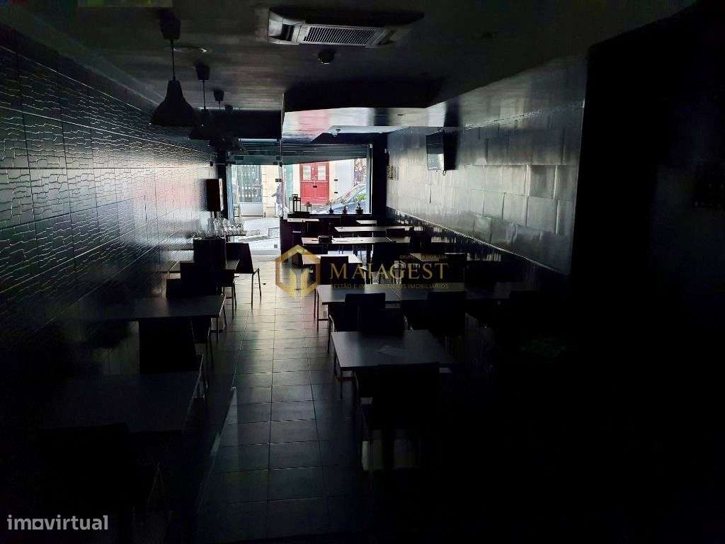 Restaurante de dois pisos no centro do Porto - Grande imagem: 2/12