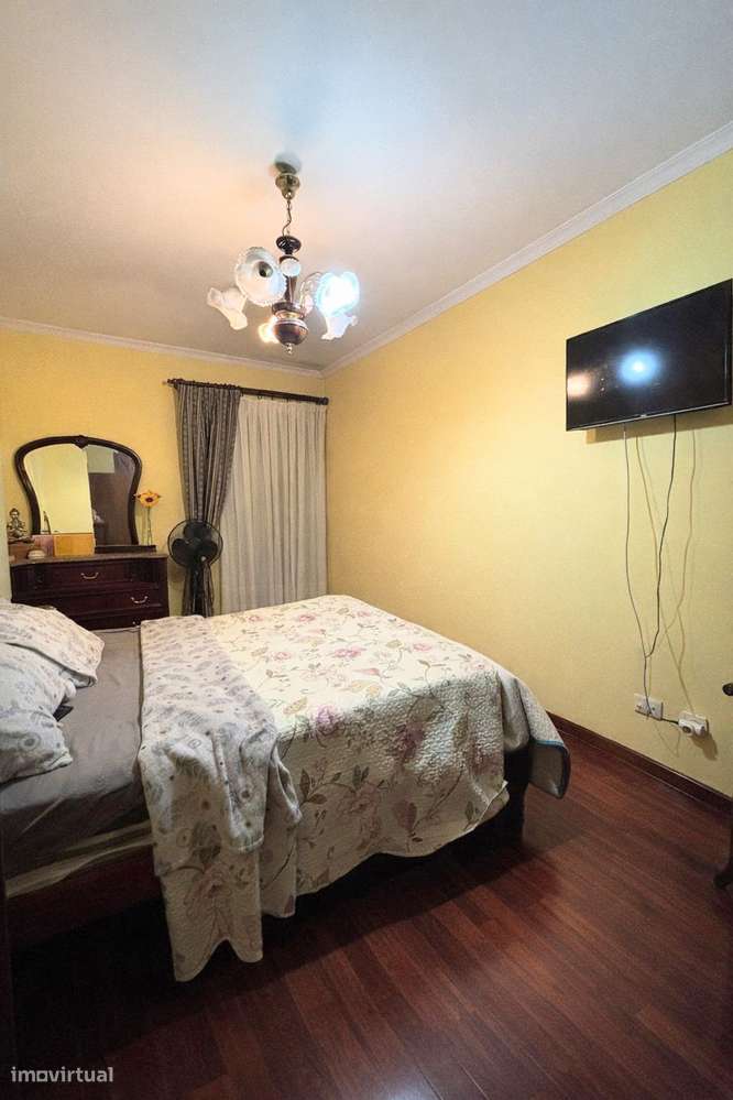 Apartamento T2 | Lugar Garagem | Elevador | São Cosme | Exclusivo-13