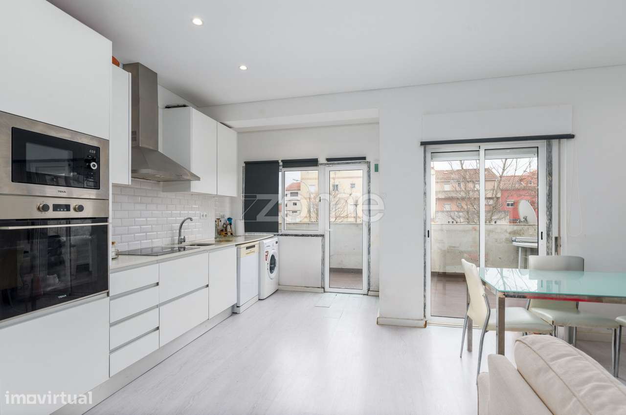 Apartamento T2 com Terraço e Excelentes Acessos em Lisboa - Grande imagem: 4/16