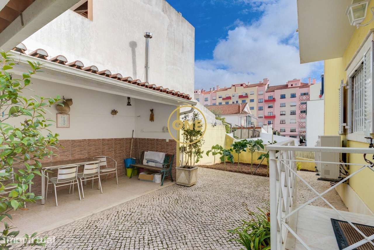 Moradia T4 com Jardim e Garagem na Ramada, Odivelas-52