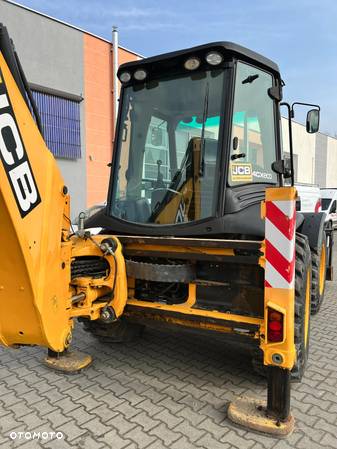 JCB 4CX - 6